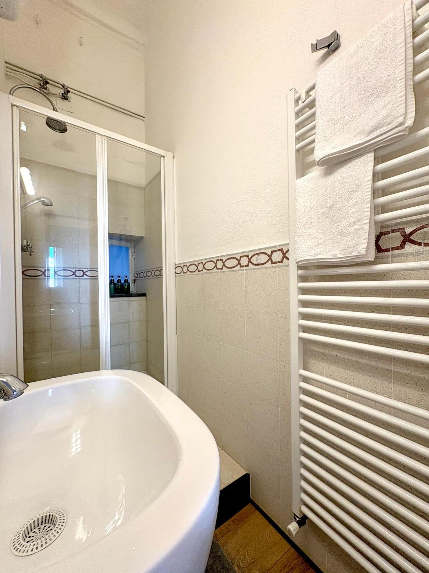 Marina Apartment, Unique, Authentic, Beachfront, 2 Aircondo Bdr , 2Bht, Easy To Train Or From Private Parking Vernazza Extérieur photo